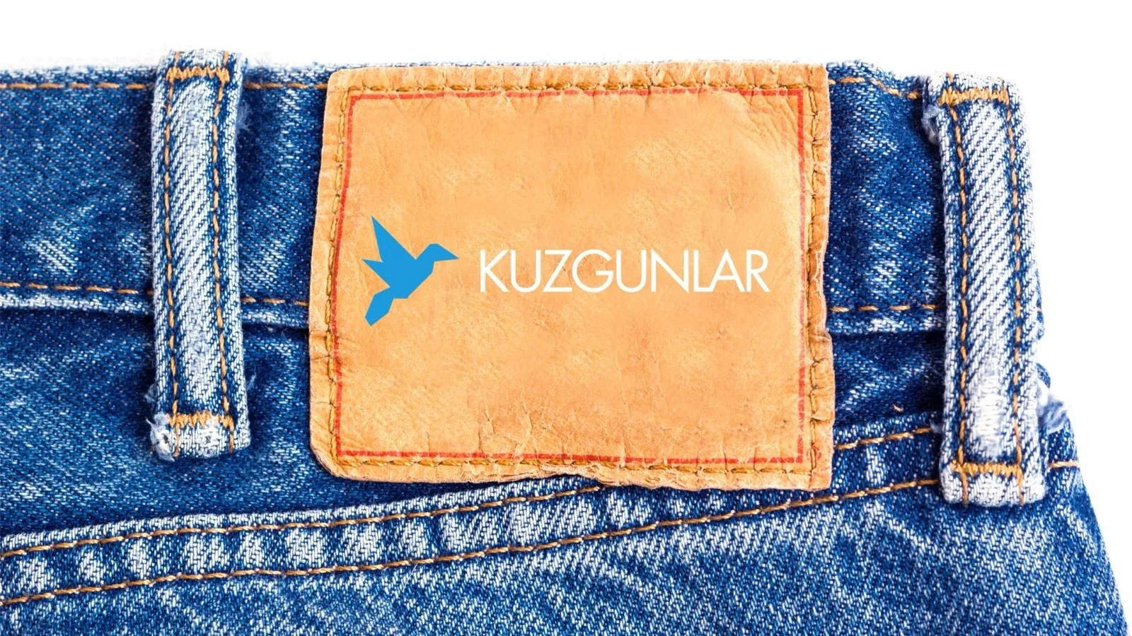 Kot pantolon belinde Kuzgunlar deri etiketi